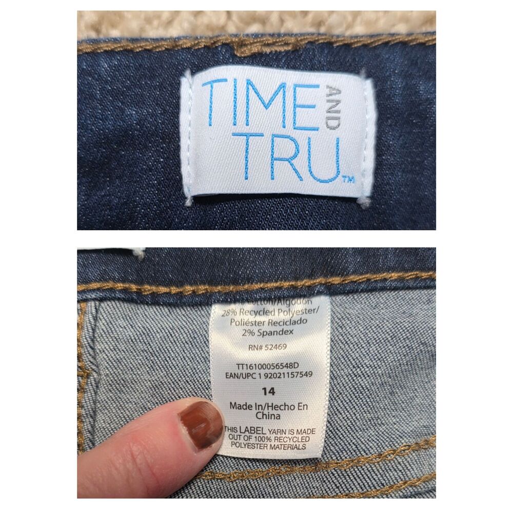 Time and Tru Womens Dark Wash Denim Cuffed Stretch Shorts Beachy Western Sz 14 - Picture 3 of 4